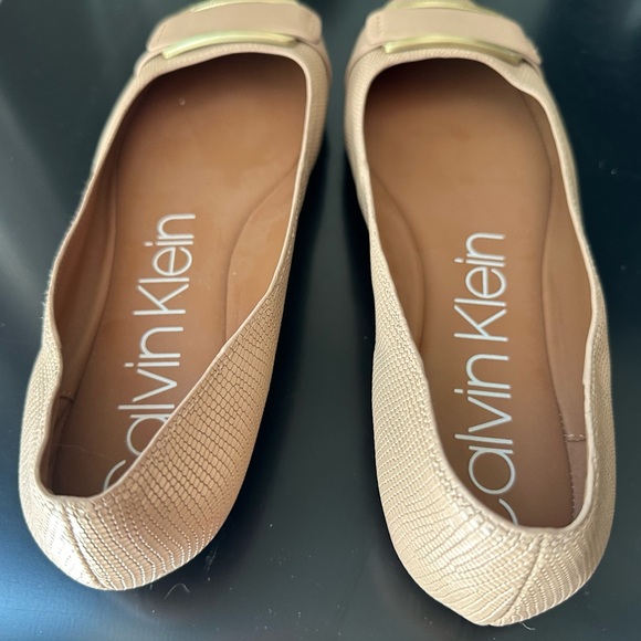 Calvin Klein women’s ballet flat, size 10.cream color. Confortable, atractivo - Picture 7 of 9